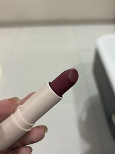 Sunnies face blotted lipstick