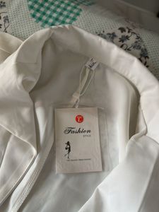 Chic White Blazer &amp; Shorts Set