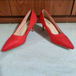 🆕 Chic Red Pointed Toe Heels