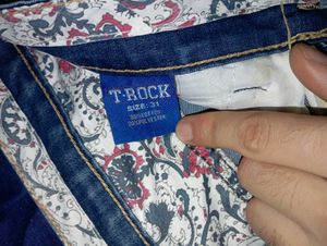 Stylish Denim Shorts for unisex