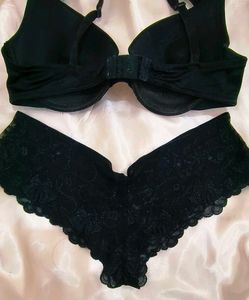 Black  humkemoller bra with brief