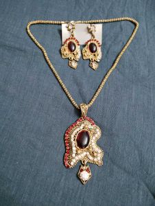 Exquisite Red and Gold Necklace Set
