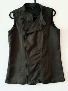 Sleeveless Vest