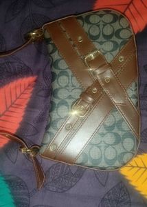 Stylish Shoulder Bag with Buckle Detail