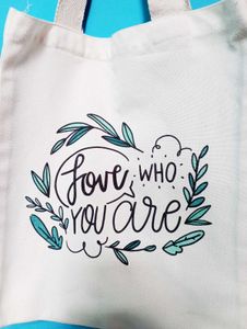 WHITE TOTE BAG 🛍️