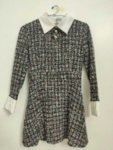 Chic Tweed Dress with Contrasting Collar