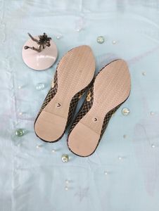Stylish And Trendy Embroidery Jutis for Womens