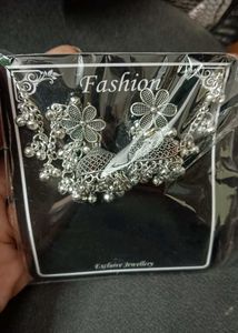 jhumka with hair chain