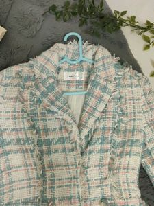 Chic Tweed Blazer💙🤍💕