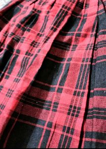 JAPANESE Red pleated skirt🎀