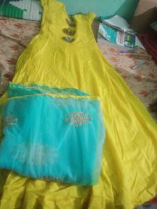 yellow frock 💛