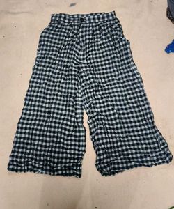 Cute Black & white flare pant