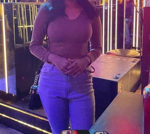 Fitted Long Sleeve V-Neck Crop Top