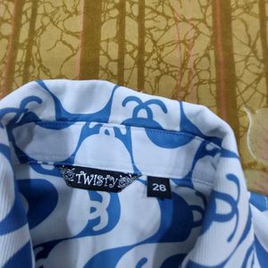 Blue &amp; White Wave Print Cropped Shirt