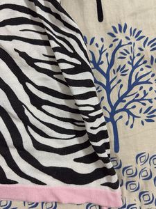 Zebra Print V-Neck ruched hem T-Shirt