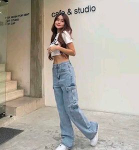 “Trendy High Waist Cargo Jeans – Light Blue Denim