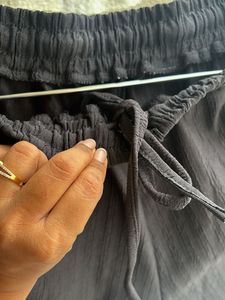 Comfortable Black Textured Shorts