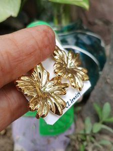 Gold Flower Stud Earrings