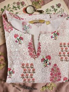 Elegant White Kurta with Pink Floral Print