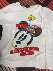 Lot of 5 Graphic T-Shirts