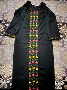 Elegant Black Kurta Set with Floral Embroidery