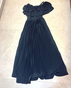 Elegant Off-Shoulder Pleated Dress