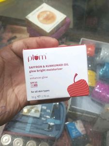 Plum Saffron &amp; Kumkumadi Glow Bright Moisturizer