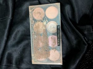 eyeshadow palette,