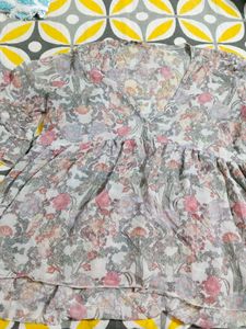 Floral Print V-Neck Blouse