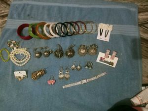 Assorted Women's Jewelry( price just for listi