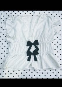 savana Chic White Ruffle Top with Black Bows