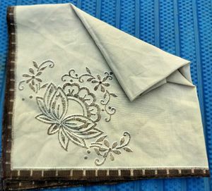🪶 Premium Embroidered scarf