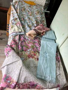 Beautiful Floral Print Kurta Set