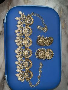 Exquisite Pearl & Gold Tone Choker Set