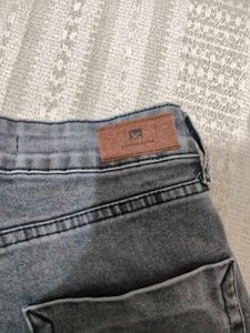 Trendy Acid Wash grey jeans
