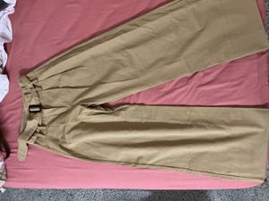 Stylish Wide-Leg Trousers with Belt