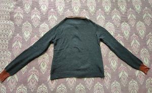 Chic Grey Cardigan with Pink Trim