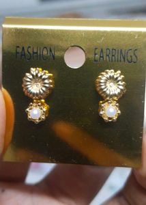 Charming Bow Pearl Earrings