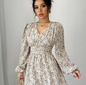 Floral Summer Dress with Ruffle Hem