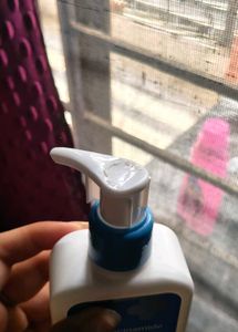 The derma co cleanser