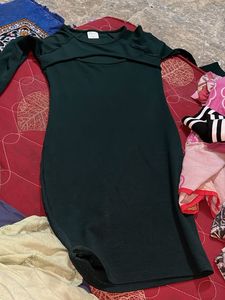 Chic Dark Green Cut-Out Midi Dress
