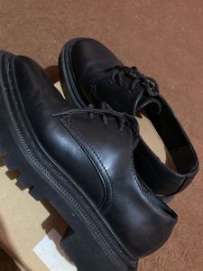 H&amp;M Black Lace-Up Oxford Shoes