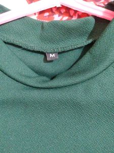 Green Sleeveless crop Top