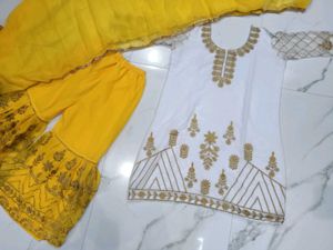 Beautiful White & Yellow Kurta Set
