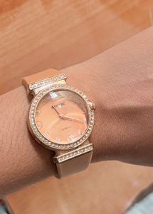 Elegant Women's Quartz Watch