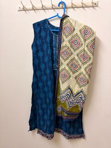 Blue Printed Sleeveless Kurta