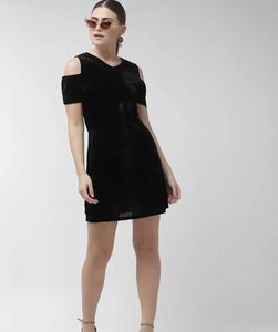 Elegant Black Cold Shoulder Velvet Dress