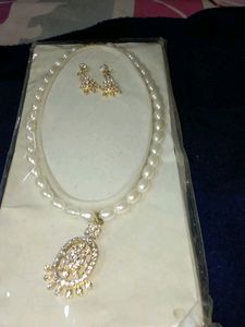 Chic Beautiful Pearl &amp; AD Necklace set Jewellery