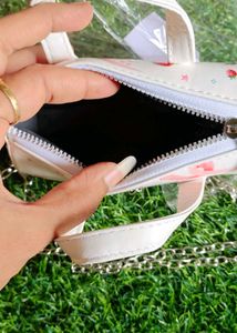 Clinique mini duffle bag with Chain