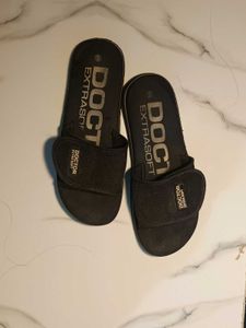 Doctor Extra Soft Black Slides